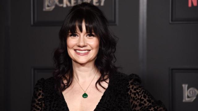 Je gelooft nooit wie de showrunner wordt van Amazons Fourth Wing-serie! Meredith Averill!