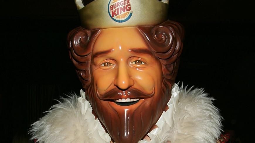Burger King zegt vaarwel tegen de enge King, gezinnen stormen naar McDonalds