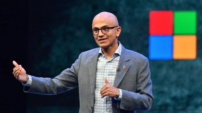 CEO beweert dat Microsoft bloeit ondanks 9000 ontslagen, legt focus op AI