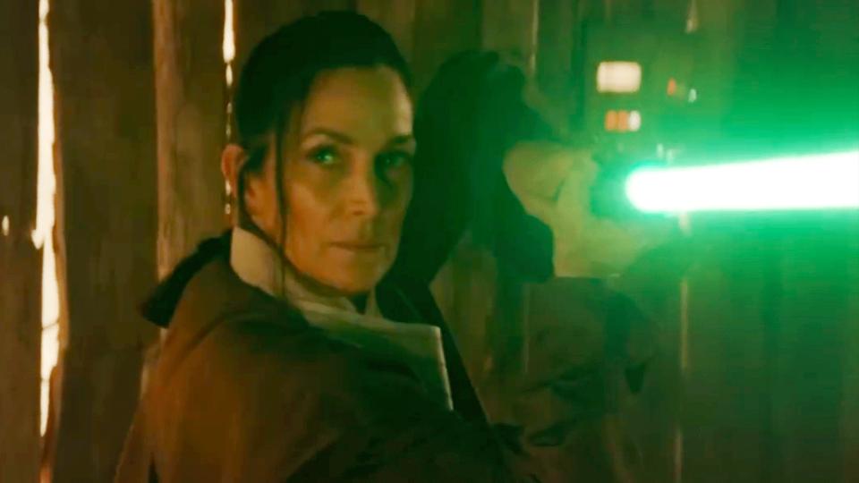 Carrie-Anne Moss verbijsterd door Star Wars fans na onthulling over haar dood