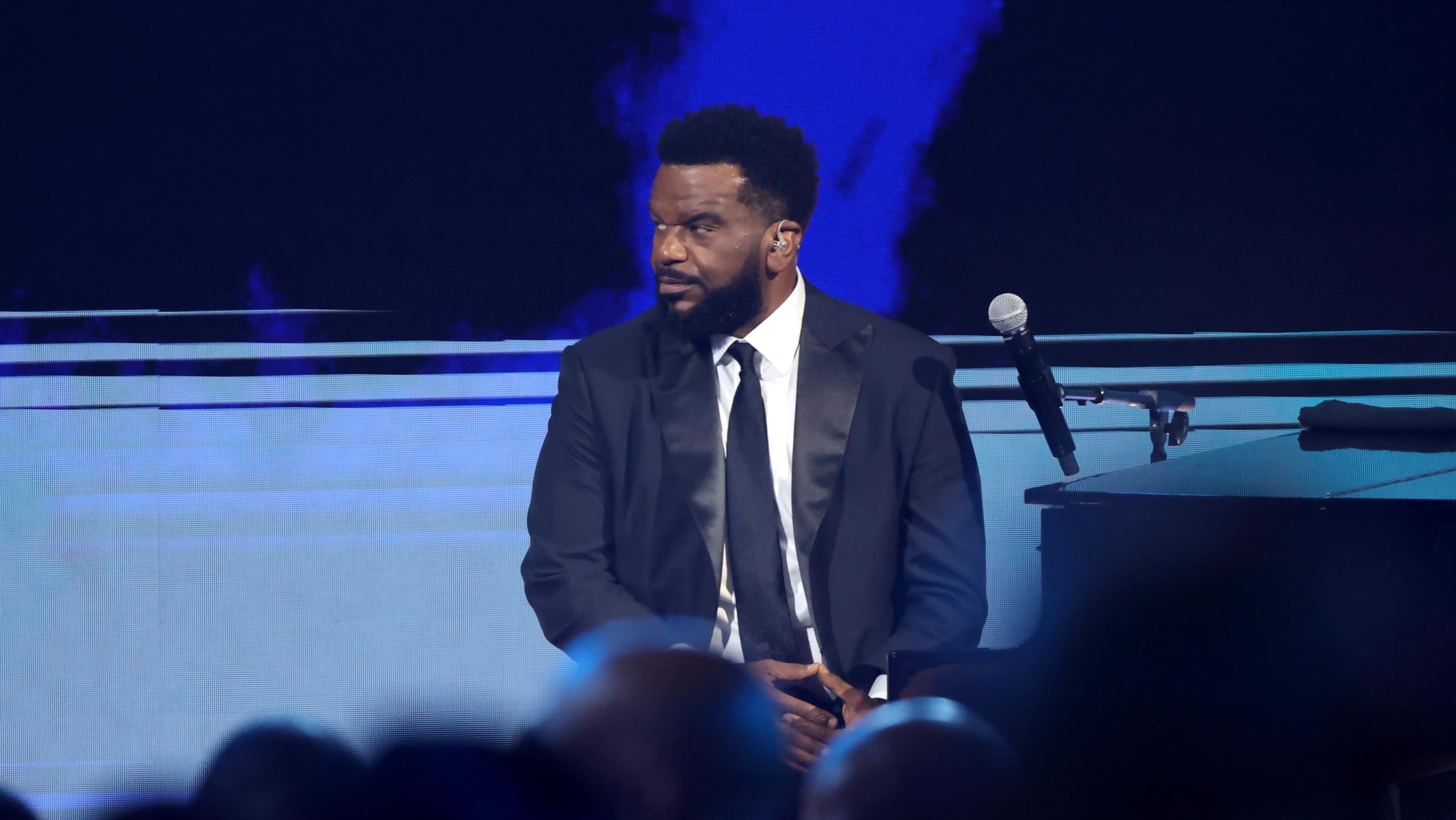 Craig Robinson in Verbijsterend Nieuws Geeft Comedy Op voor Iets Groots