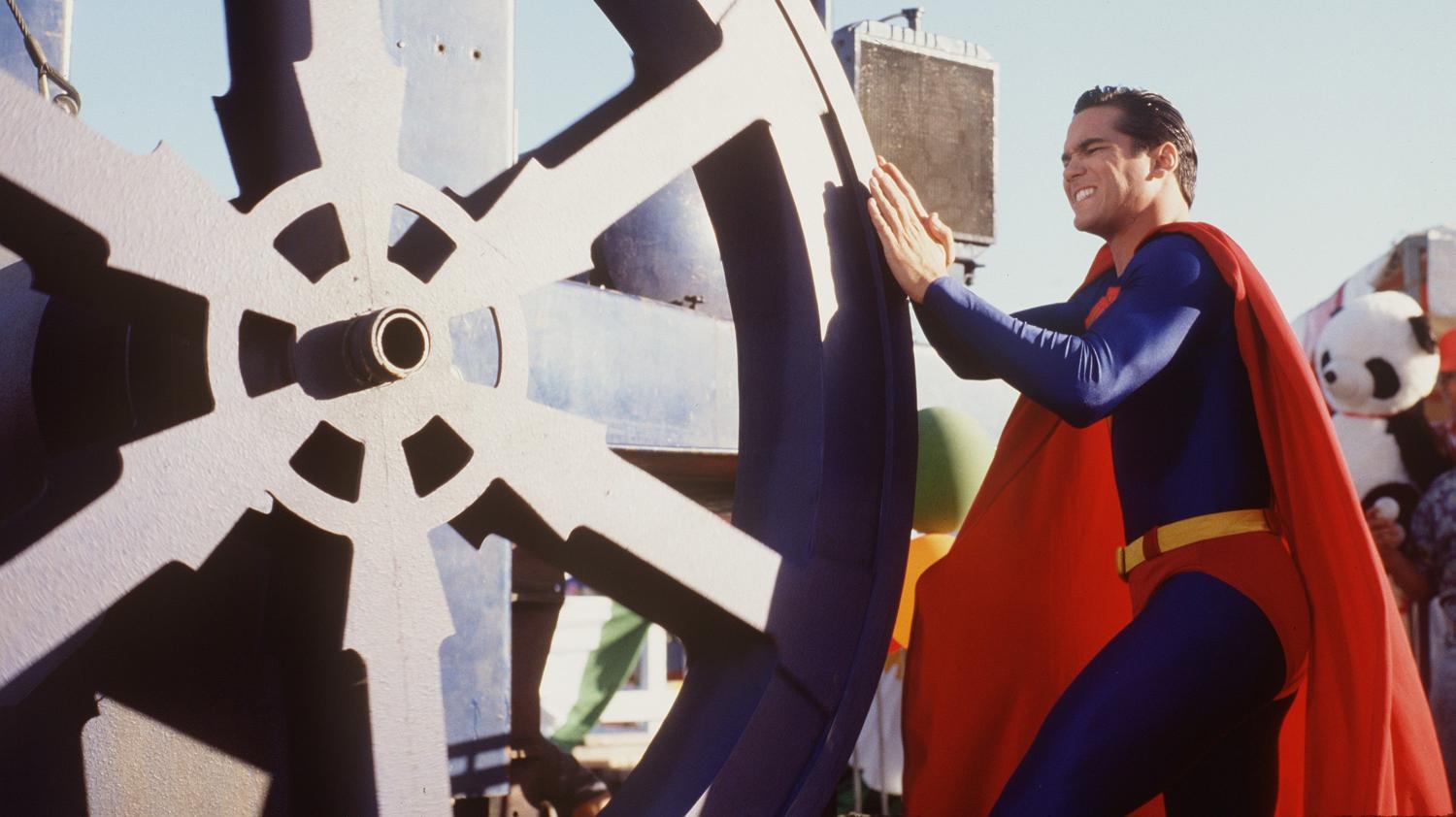 Dean Cain: Schokkende Superman Opmerking van Gunn Bedreigt Box Office Succes