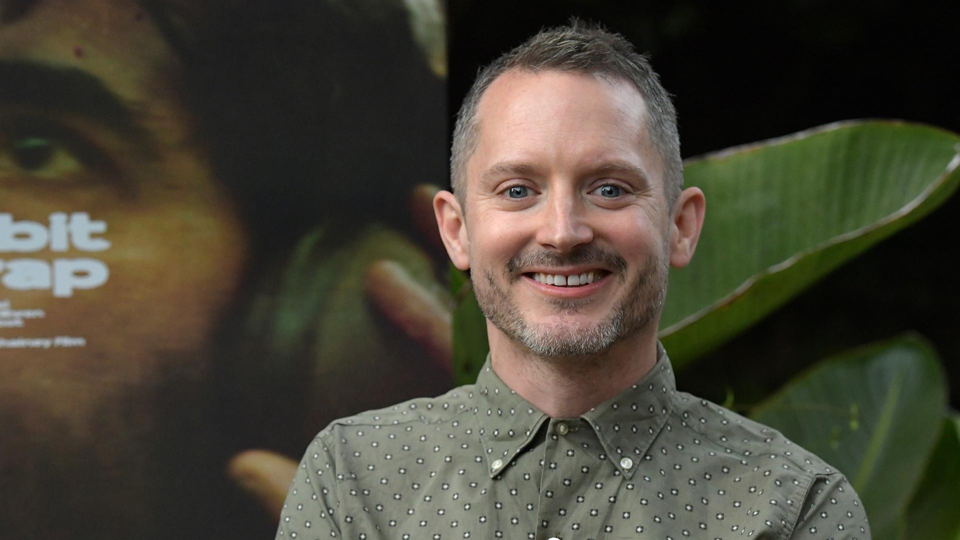 Elijah Wood Razend Enthousiast over Terugkeer van Hunt for Gollum Script!
