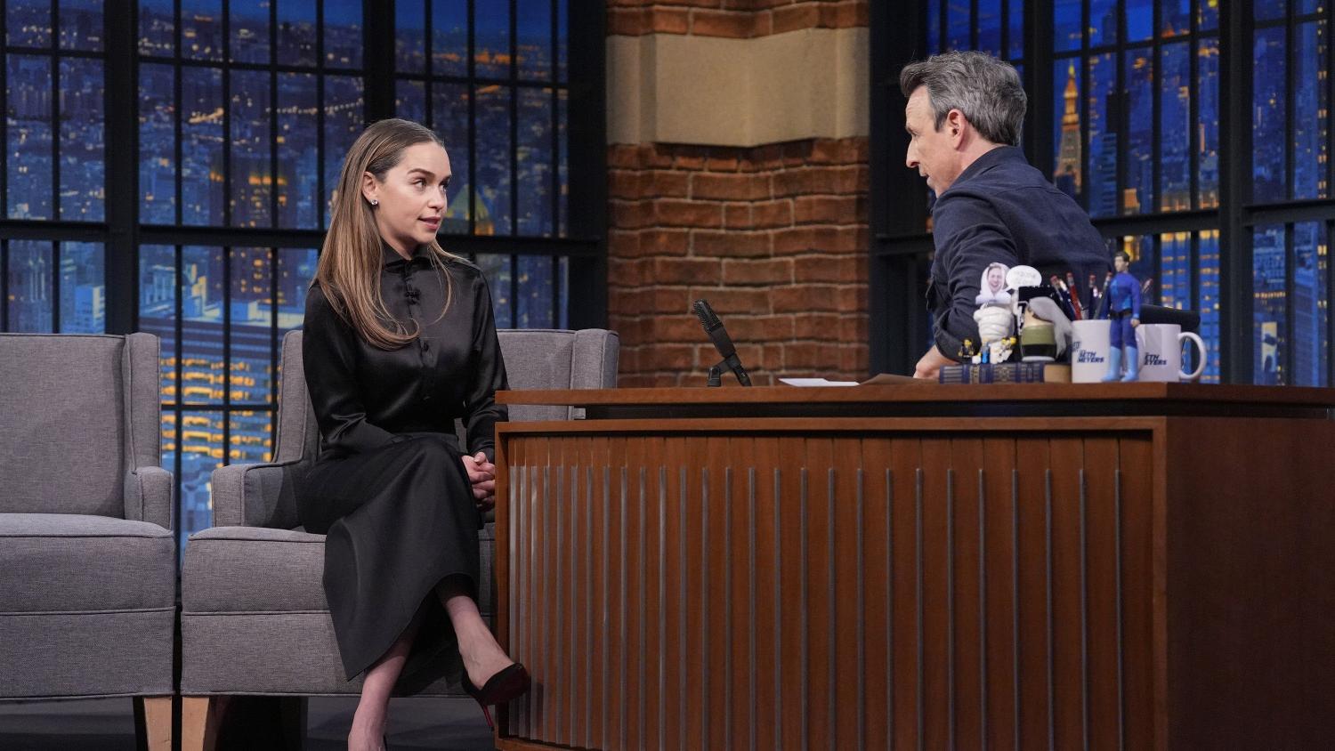 Emilia Clarke Klapt Terug Naar Dothraki Expert: Dit Was Niet Hoe Het Moest!
