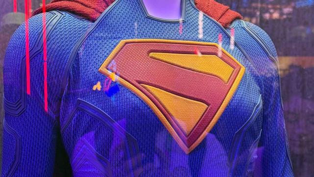 Eerste blik: Verbluffend kostuum van Supergirl onthuld in nieuwe DC-film 2026