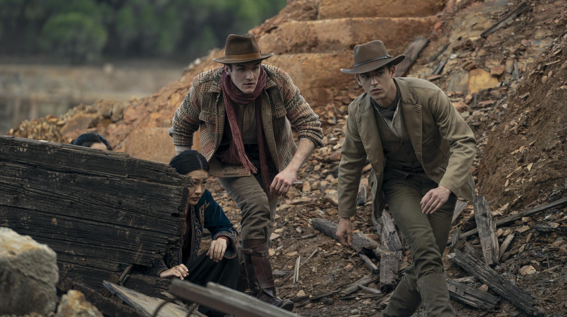 Eerste Beelden: Jonge Sherlock met Hero Fiennes Tiffin in de Hoofdrol!