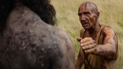Eerste Trailer voor 28 Years Later: Ralph Fiennes in Grote Problemen