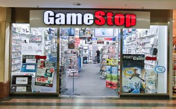 Gamestop sluit honderden winkels terwijl CEO aast op salaris van 35 miljard!
