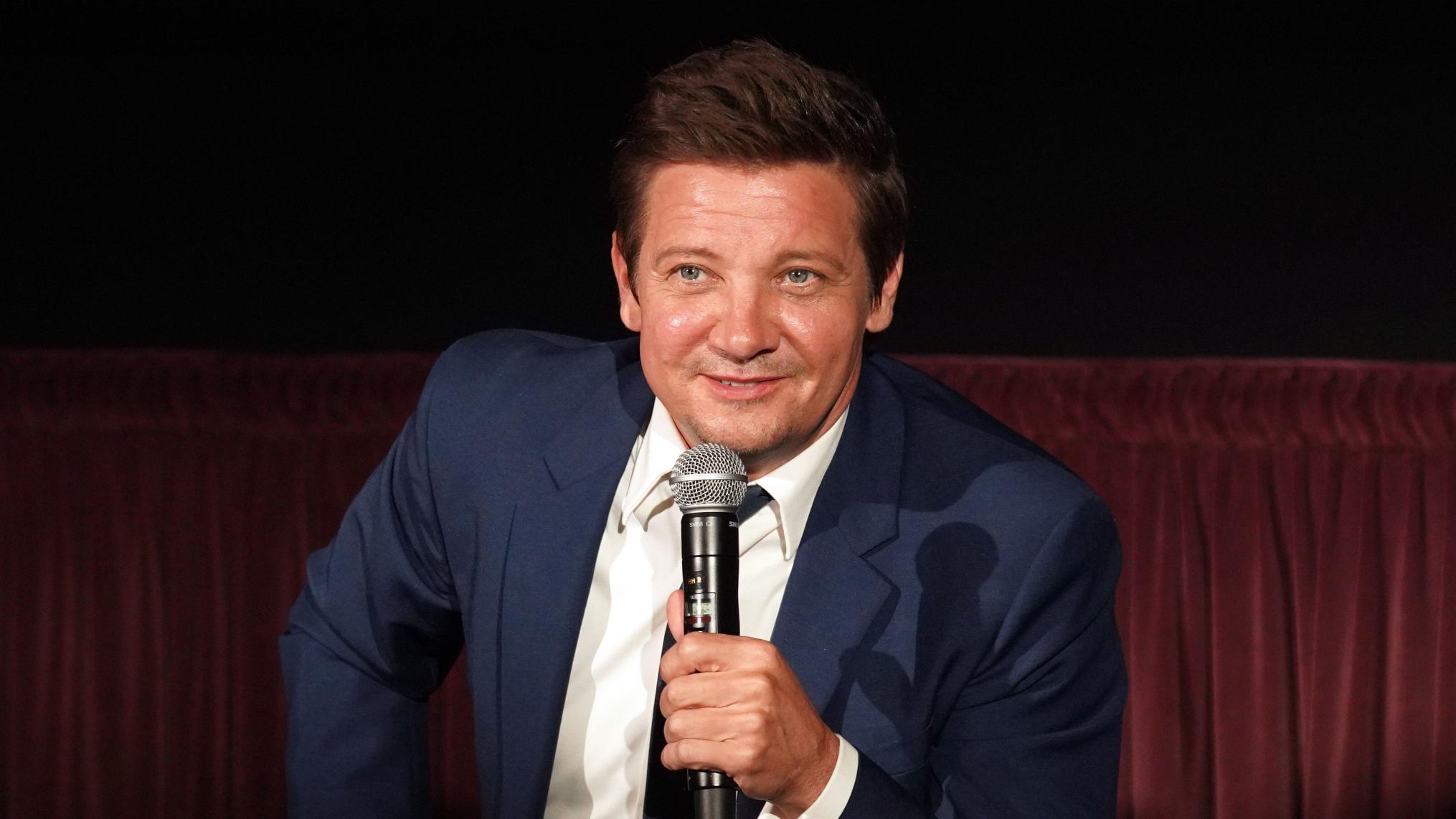 Jeremy Renner keert terug naar de set na schrik met sneeuwploeg