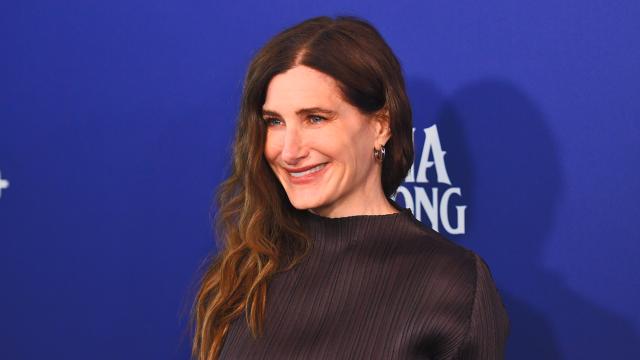 Kathryn Hahn gaat mogelijk schitteren als Mother Gothel in Disneys Tangled!
