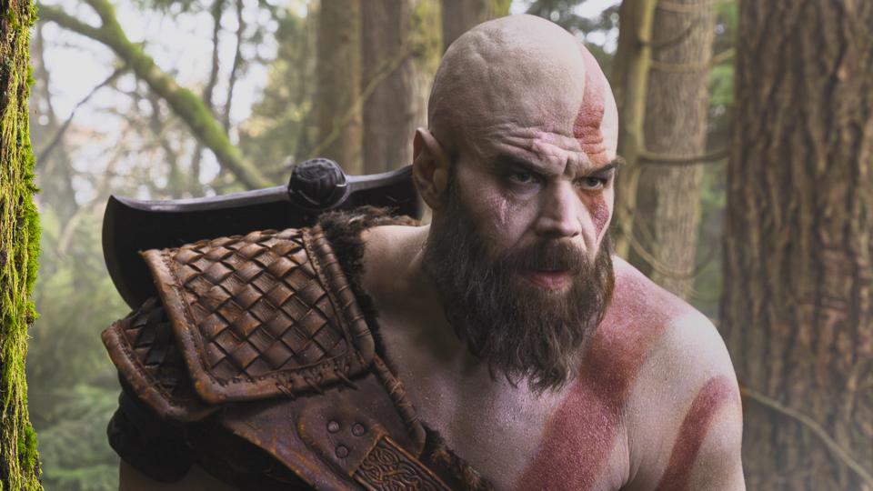 Kratos lijkt wel alsof hij iets groots in het bos doet in eerste blik op tv-serie!