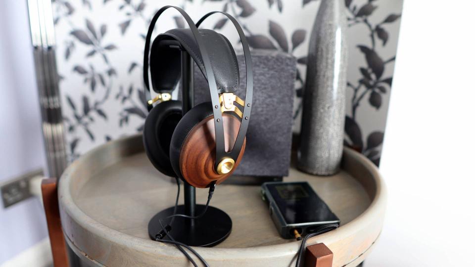 Meze 99 Classics Review: Dit Is Waarom Dit Stijlvolle Koptelefoon Onmisbaar Is