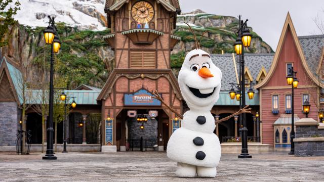 Nieuwe Olaf Robotische Figuur Onthuld voor Disneyland Parks en Je Gelooft Niet Hoe Echt Hij Eruit Ziet