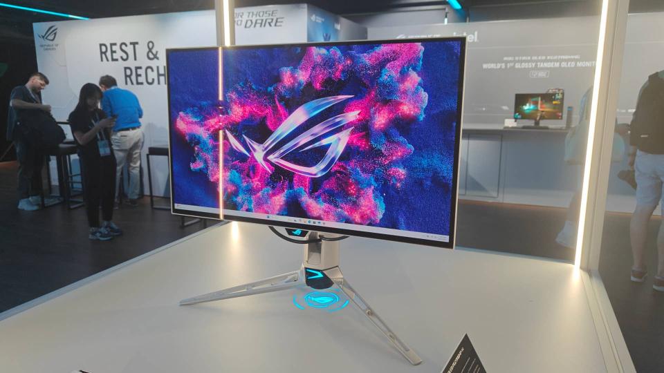 Nieuwe OLED Monitor Verplettert Met 720Hz 1000Hz Droom Binnen Handbereik
