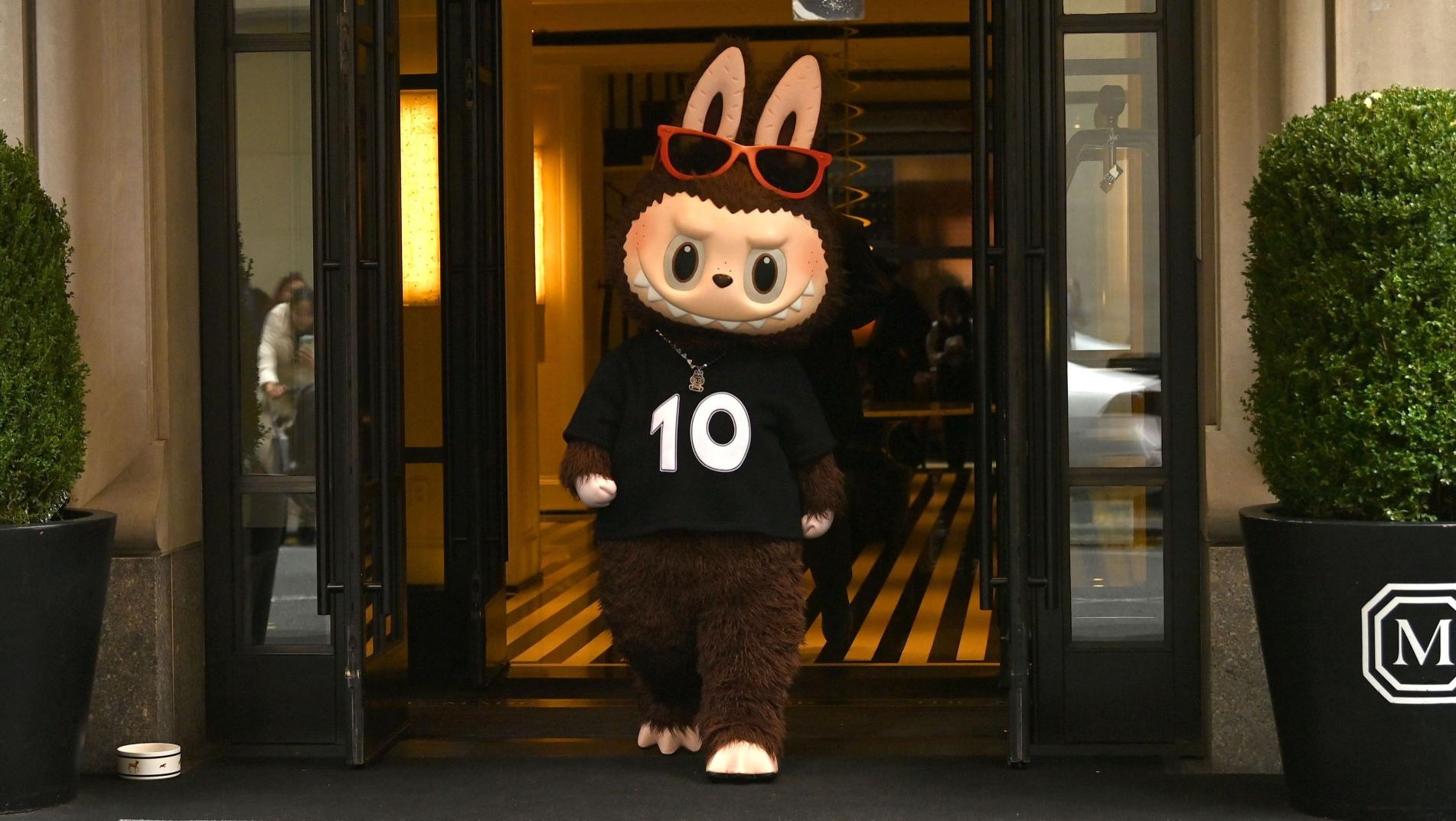 Labubu Film Nieuwtje: Paddington Regisseur Paul King Gaat De Film Regisseren!