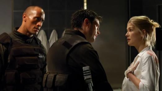 Rosamund Pike noemde Doom met The Rock een ramp voor haar carrière!