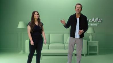 Ryan Reynolds verrast iedereen met nieuwe Mint Mobile reclame samen met Real Tilly Norwood