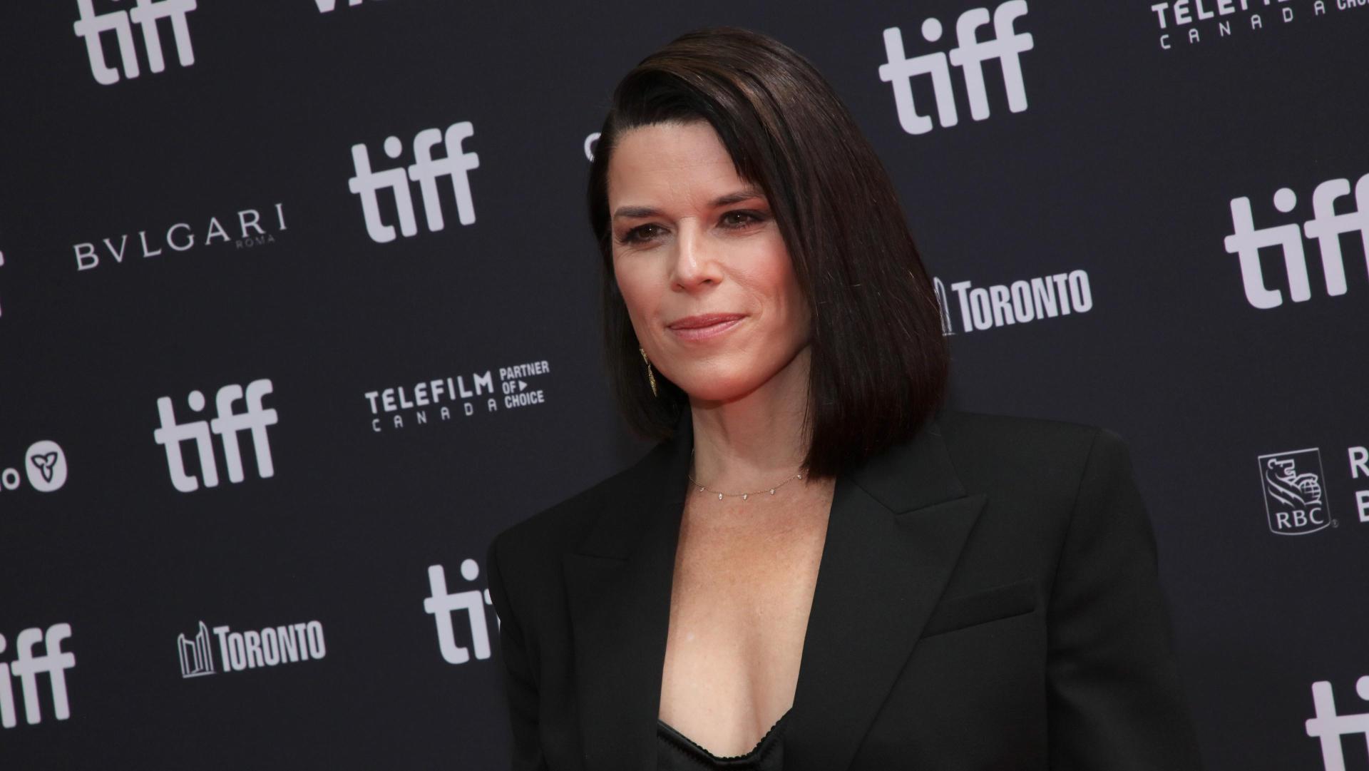 SCHOK IN SCREAM 7: DE TRIOMFANTE TERUGKEER VAN NEVE CAMPBELL IS AANSTAANDE, ONDANKS ACHTER DE SCHERMEN DRAMA