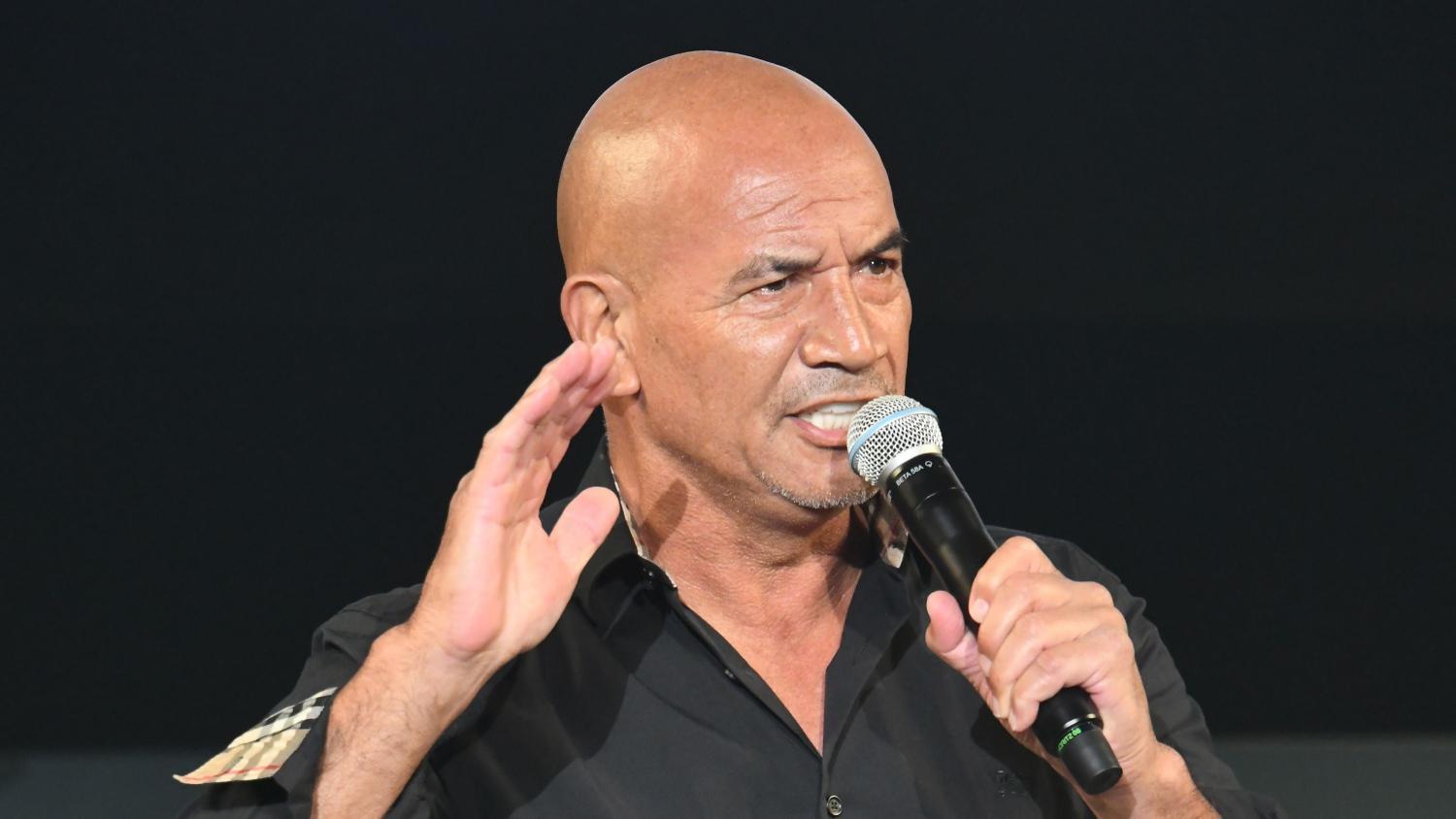 Temuera Morrison Huilt Tranenvloed, Boba Fett Terugkeer in Gevaar