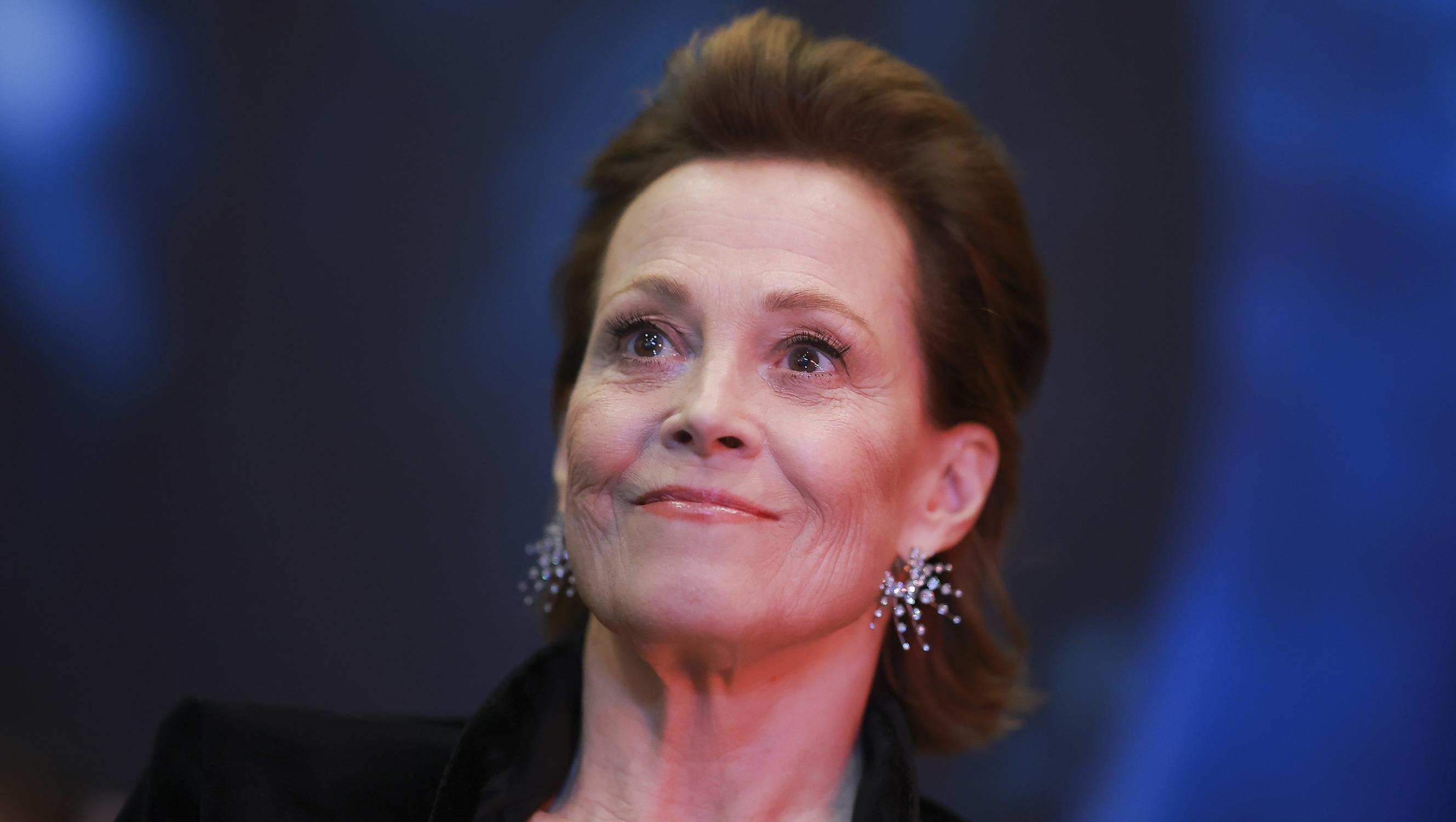 Tomb Raider Cast Onthuld: Sigourney Weaver en Jason Isaacs Veroveren!