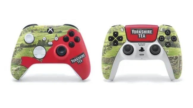 Ontketen Britse Charme op Je Console met Yorkshire Tea-Thema PlayStation & Xbox Controllers voor een Steile £150