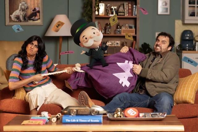 Will Ferrell keert terug als Mr. Monopoly en wekt 90s sitcom nostalgie tot leven!