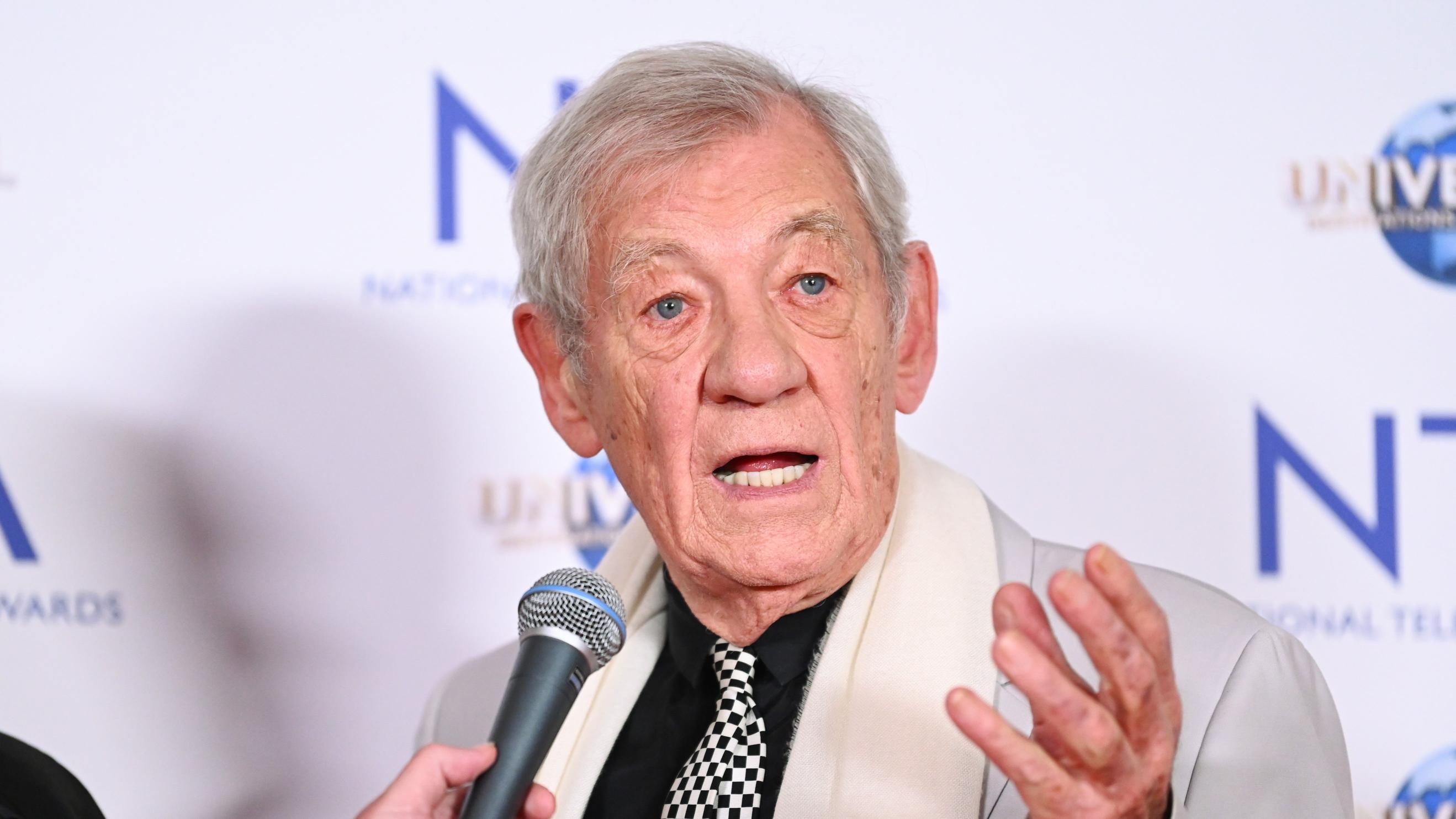 X-Men ster Ian McKellen maakt fans gek met hint over Magneto in Avengers Doomsday!