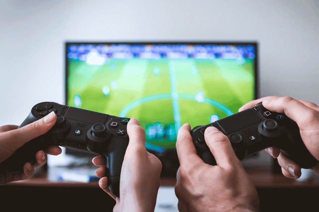 Rep. Ritchie Torres en Reddit-post over Power To The Players Act zonder billnummer