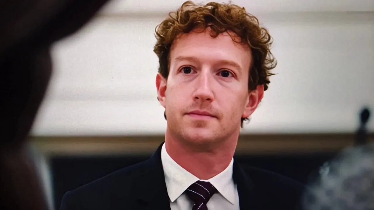 Mark Zuckerberg gebruikt medewerkers voor AI-training vlak voor ontslag