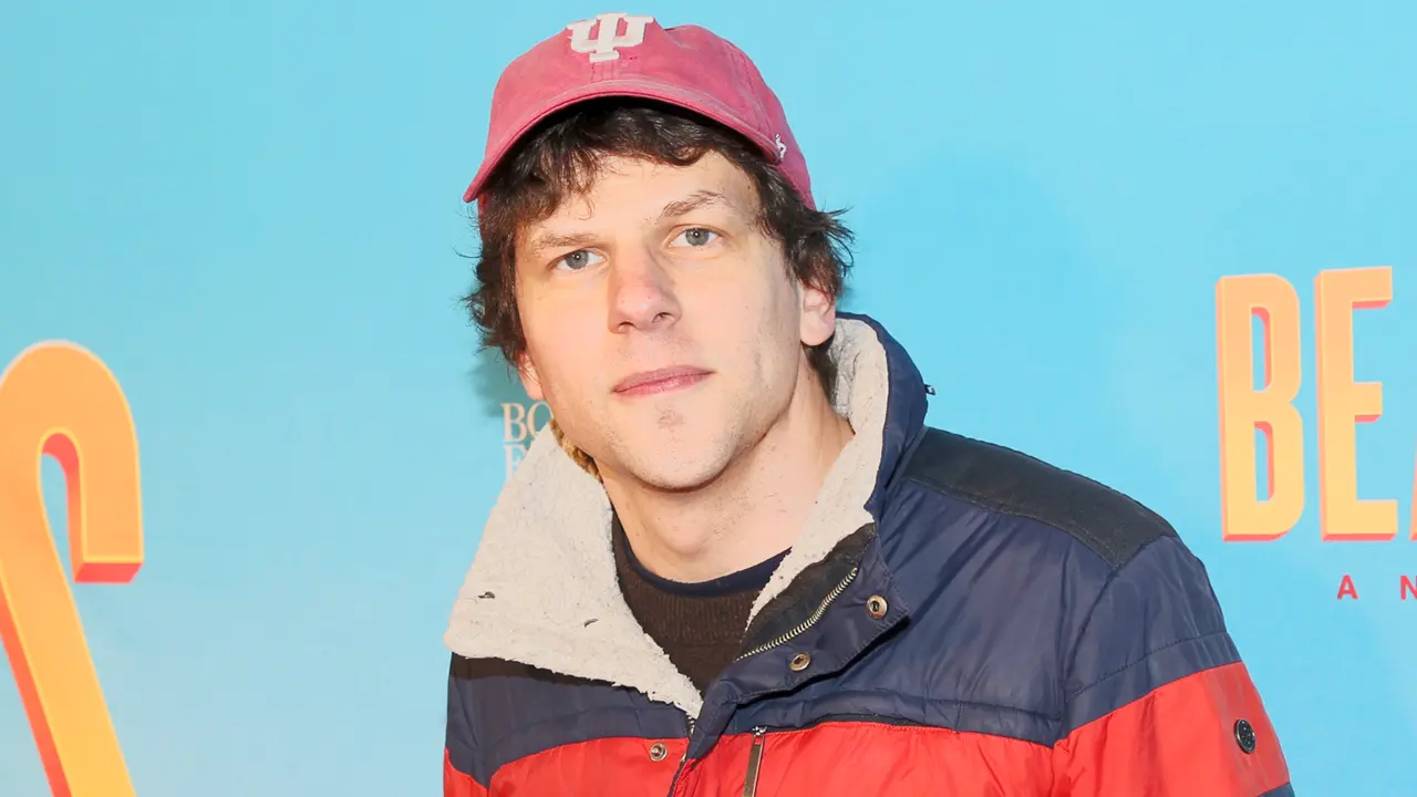 Jesse Eisenberg Verlaat The Social Reckoning: Impact op de Franchise en Spelers