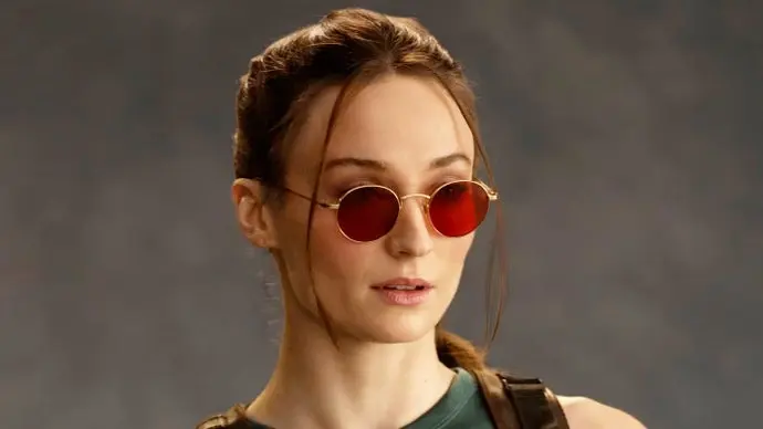 Filming van Amazon's Tomb Raider aanpassing herstart na rugblessure Sophie Turner