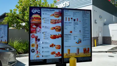 McDonald’s test advertenties op menuschermen in selecte restaurants